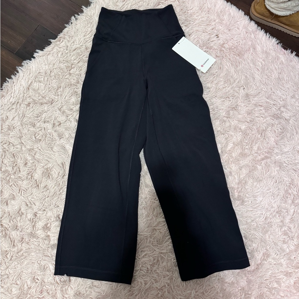 Align cropped leggings